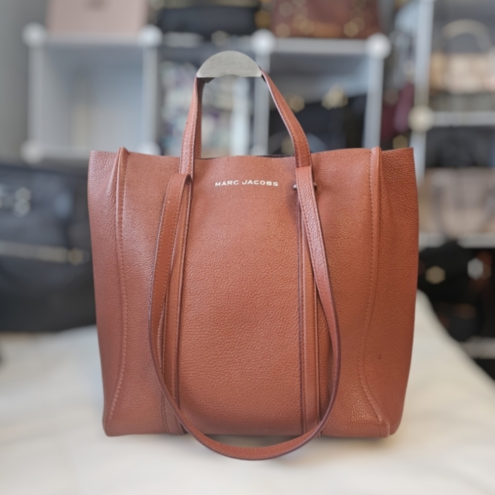 Marc Jacobs The Tag Tote Leather Bag